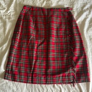 Robin Sinkler Plaid Red Skirt (Size 6)